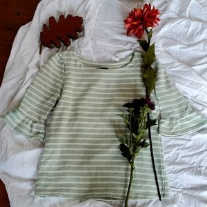 Modcloth 3/4 bell sleeve top with bow detail EUC